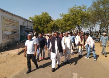 *भाजपा समर्थित रीठी जनपद अध्यक्ष अर्पित अनुरोध अवस्थी हुए पद से मुक्त, अविश्वास प्रस्ताव में गंवानी पड़ी कुर्सी*  राजनीतिक गलियारों में मची खलबली, बोटिंग के जरिए हुई अविश्वास की प्रक्रिया, भारी पुलिस बल रहा तैनात