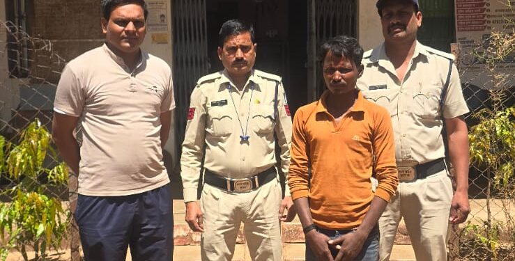चौकी बिलहरी पुलिस द्वारा 3 वर्षों से फरार स्थायी वारंटी को किया गया गिरफ्तार