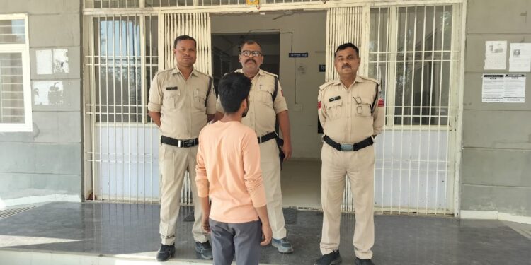 दुष्कर्म के मामले में लम्बे समय से फरार वारंटी को बरही पुलिस ने किया गिरफ्तार