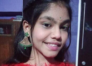 छात्रा कृष्णा गुप्ता को लैपटॉप के लिए मिले 25 हजार रुपये