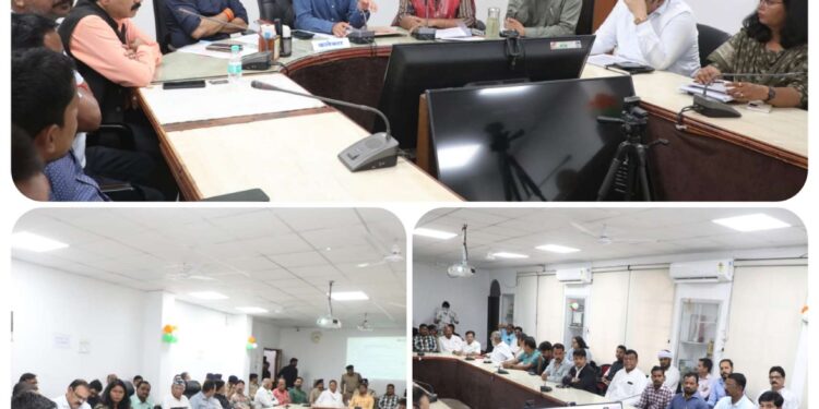 कलेक्टर श्री यादव की अध्यक्षता में शांति समिति की बैठक संपन्न