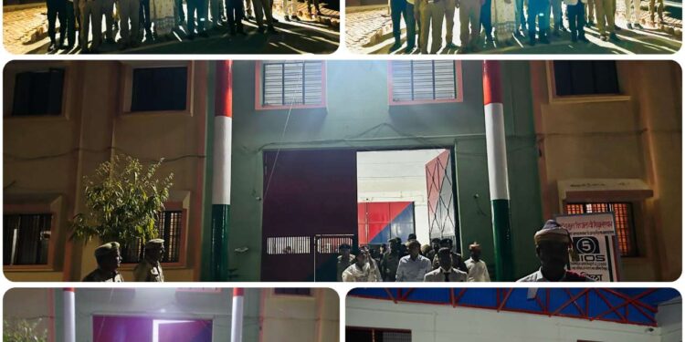 *जिला न्यायाधीश, श्री चंद्रोदय कुमार जिलाधिकारी कन्नौज, शुभ्रांत शुक्ल तथा पुलिस अधीक्षक कन्नौज, विनोद कुमार द्वारा जिला कारागार कन्नौज का किया गया आकस्मिक निरीक्षण ।*