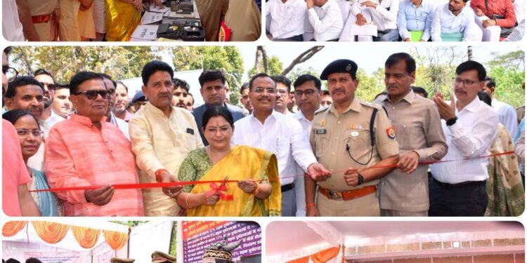 *उत्तर प्रदेश सरकार के सेवा, सुरक्षा व सुशासन की नीति के 08 वर्ष पूर्ण होने के अवसर पर कलेक्ट्रेट परिसर कन्नौज में आयोजित समारोह में कन्नौज पुलिस द्वारा किए गए सराहनीय कार्यो की प्रदर्शनी-*