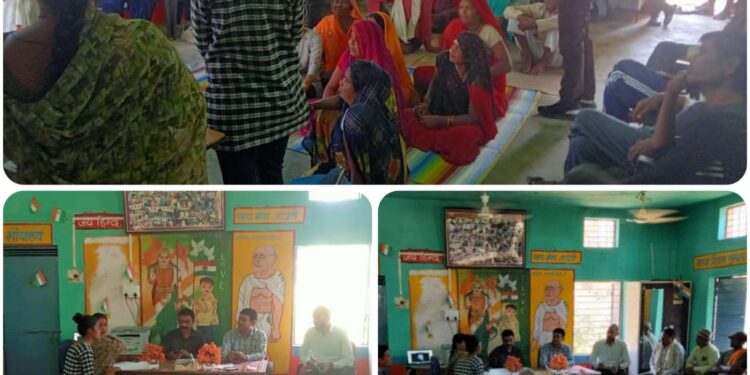 बाढ़ आपदा राहत और मनरेगा योजना में भ्रष्टाचार का मामला फिर हुआ उजागर  जांच में पहुँचे जनपद सीईओ ने ग्रामीणों ने लिया कथन,कहा- निष्पक्ष होंगी जांच