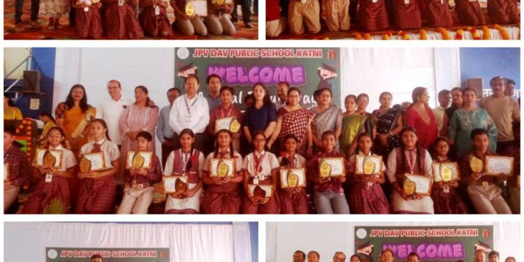 जेपीवी डीएवी में घोषित हुए परीक्षा परिणाम शानदार परीक्षा परिणाम की अभिभावकों ने की भूरि भूरि प्रशंसा