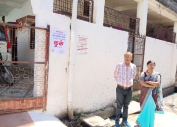 *निगमायुक्त प्रीति यादव के निर्देश पर* *बकाया 2 लाख 64 हजार की राशि वसूल करने अपर आयुक्त अंजू सिंह खुद पहुॅंची करदाताओं के पास*