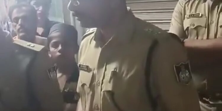 इंदौर  डीसीपी अभिनव विश्वकर्मा का होली मिलन समारोह का वीडियो वायरल, देखिए