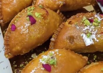 गोंडा में बिक रही 50 हजार रुपए किलो वाली ‘गोल्डन गुजिया’, जानें इसकी खासियत