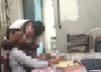 प्रोफेसर रजनीश कुमार विद्या के मंदिर में छुपा हुआ “दरिन्दा” निकला !!