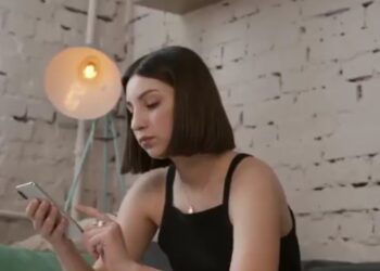 सावधान! Snapchat हैकिंग से बचें।  अनजान लिंक पर क्लिक न करें, अपनी प्राइवेसी सेटिंग्स मजबूत करें। देखे VIDEO