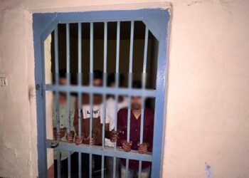 सार्वजनिक स्थान पर छात्राओं के साथ अश्लील हरकतें करने से सम्बन्धित वायरल वीडियों का त्वरित संज्ञान VIDEO