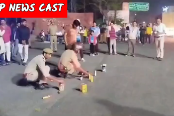 देखिऐ VIDEO पुलिस मना रही जीत का जश्न चौराहे पर पटाखे छोड़कर मना रहे है जीत की खुशी