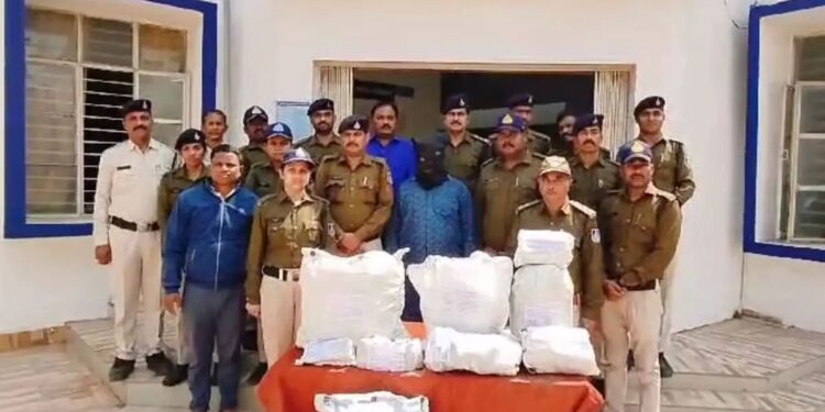 मध्य प्रदेश पुलिस ने एक मकान में छापामार कार्रवाई करते हुए 47 हजार से नशीली गोलियां