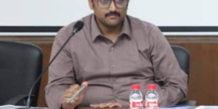 जिला पंचायत के सीईओ ने एक ही व्यक्ति को दो बार आवास योजना का लाभ देने वाले तत्कालीन सरपंच, सचिव, जीआरएस व तत्कालीन उपयंत्री से 1 लाख 20 हजार रूपये की वसूली करने का जारी किया आदेश