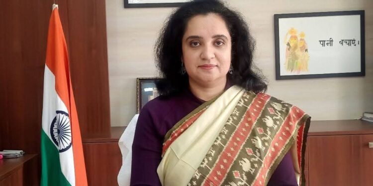 कलेक्टर श्रीमती गर्ग होगी पुरस्कृत आयुष्मान कार्ड बनाने के लिए किया था नवाचार