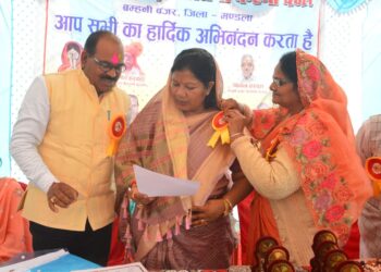 *हरदहा पंचायत भवन का होगा कायाकल्प* *-जिला प्रशासन से मिली पहली किस्त, निर्माण समिति गठित*