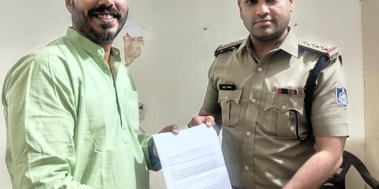 विवाह समारोहों के चलते यातायात व्यवस्था में सुधार हेतु रौनक खंडेलवाल ने दिया आवेदन