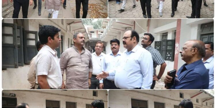 विधायक श्री जायसवाल, कलेक्टर व केन्द्रीय विद्यालय संगठन के अधिकारियों ने केन्द्रीय विद्यालय झिंझरी स्कूल को पुराने शासकीय कन्या महाविद्यालय के भवन में संचालित करने की संभावनाओं का लिया जायजा