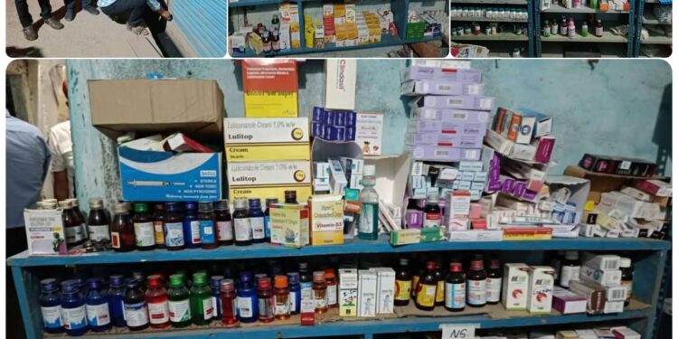 कलेक्टर श्री संदीप जी आर के निर्देश पर सागर जिले में फर्जी, झोलाछाप डॉक्टर सहित अवैध रूप से संचालित क्लीनिक पर कार्रवाई की जा रही है। इसी क्रम में आज खुरई में एसडीएम श्री मनोज चौरसिया द्वारा अवैध रूप से संचालित क्लीनिक सील की गई_