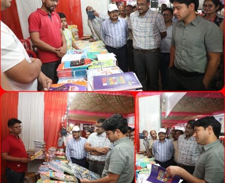 *कलेक्‍टर श्री यादव ने किया 6 दिवसीय पुस्‍तक मेला का शुभारंभ* *12 अप्रैल तक प्रतिदिन दोपहर 2 बजे से रात 10 बजे तक लगेगा पुस्‍तक मेला* *कलेक्टर ने छात्रों एवं अभिभावकों से पुस्तक मेले का लाभ लेने की, की अपील*