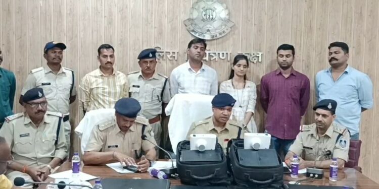 *42 लाख रूपये की दो एक्स रे मशीन की चोरी करने वाला शातिर चोर को पुलिस ने मरीज का भेष बनाकर आरोपी किया गिरफ्तार*,