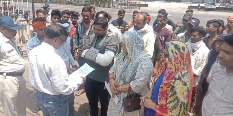 कटनी में युवक ने कलेक्टर से की इच्छा मृत्यु की मांग*