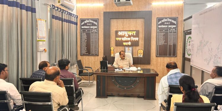 निगमायुक्त श्री दुबे ने की ट्रांसपोर्ट नगर की व्यवस्थाओं संबंध में समीक्षा  शेष आवंटित भू-खण्ड धारक 7 दिवस में प्राप्त करें भवन अनुज्ञा-आयुक्त श्री दुबे