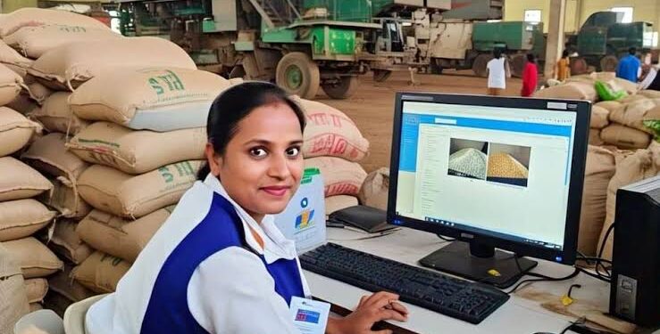 जिले में समर्थन मूल्य पर उपार्जन हेतु 85 केन्द्र बने  कलेक्टर श्री यादव ने 8 उपार्जन केन्द्रों में गेहूँ खरीदी का दायित्व महिला स्व-सहायता समूहों को सौंपा