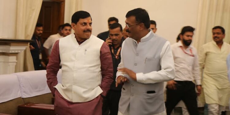मुख्यमंत्री डॉ. यादव से जनप्रतिनिधियों ने किया सौजन्य भेंट