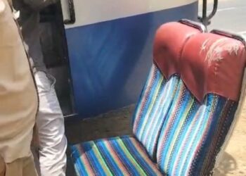  2 यात्री बसों में आपातकालीन द्वार के सामने लगी सीटें हटवाकर फिटनेस की निलंबित – आरटीओ   17 यात्री बसों से रू. 62200/- जुर्माना राशि वसूल