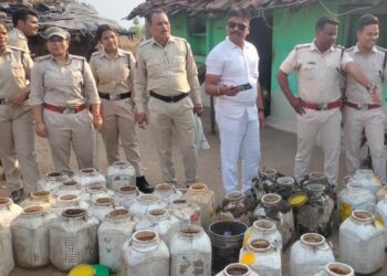 आबकारी विभाग ने की अवैध शराब जब्त