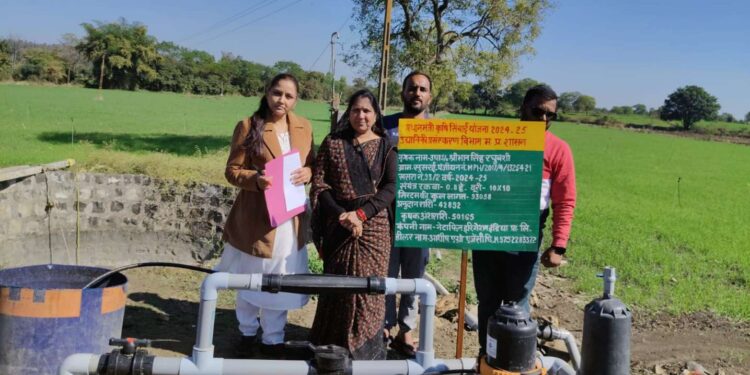 *”सफलता की कहानी”*  *स्प्रिंकलर तकनीक से खेती को मिली नई उड़ान*  *4 एकड़ में लहसुन उत्पादन से कृषक श्रीभान सिंह को हुई 8 लाख रूपए की आय*