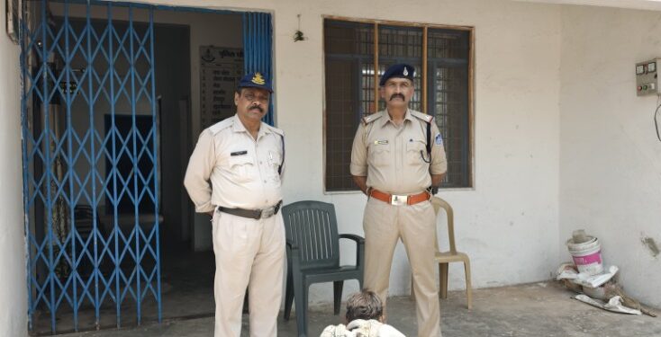 सलैया पुलिस चौकी कार्रवाई