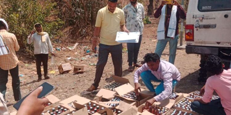 *जैतपुर के ग्रामिणों ने पकड़ी अवैध शराब से भरी बुलेरो*  *खमारपानी पुलिस को मिली बड़ी कामयाबी*  *गांव गांव शराब की सप्लाई जोरशोर से शुरू*