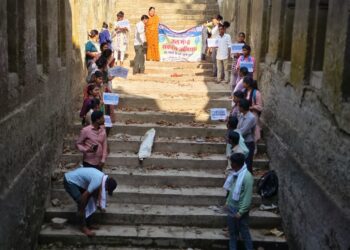 200 वर्ष पुरानी बावली में श्रमदान कर किया सफाई  जल संरक्षण के साथ स्वच्छता का दिया संदेश,जल गंगा संवर्धन अभियान के तहत जन अभियान परिषद ढीमरखेड़ा द्वारा उमरियापान में आयोजित किया कार्यक्रम