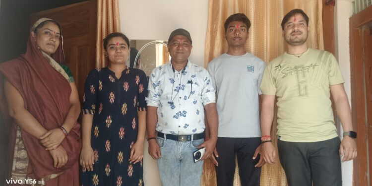 सिलौंडी में शासकीय बालक हायर सेकेंडरी और कन्या हाई स्कूल में 90 प्रतिशत से ज्यादा छात्राएं पास सिलौंडी :आज माध्यमिक शिक्षा मंडल भोपाल का 10 वी और 12वीं का रिजल्ट बहुत बेहतर आया है