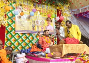 भगवान की बारात में नाचे भक्त