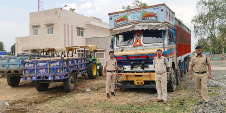 *बरही पुलिस की अवैध रूप से बकरा /बकरी परिवहन करते ट्रक पर पशु क्रूरता आधिनियम के तहत् कठोर कार्यवाही