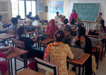 व्यक्ति की हर एक सफलता में रहता है माँ का सहयोग  उमरियापान महाविद्यालय में सीएमसीएलडीपी की कक्षाओं में मातृदिवस समारोह कार्यक्रम का किया गया आयोजन,छात्र छात्राओं ने किया कविता पाठ, रखे अपने विचार