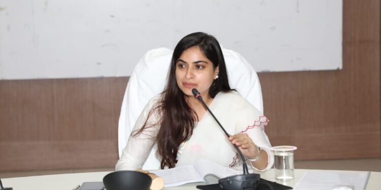 कलेक्टर सोनिया मीना ने लोक सेवा गारंटी अधिनियम के तहत नायब तहसीलदार को कारण बताओ नोटिस जारी किया…!