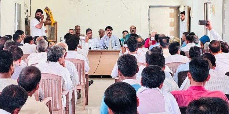 कालापीपल में 23 माई को सैनिकों के सम्मान में निकलेगी तिरंगा यात्रा,तैयारियों को लेकर की बैठक…।