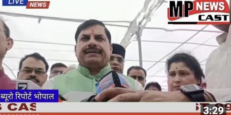 सीएम डॉ. मोहन यादव पहुंचे जंबूरी मैदान, पीएम मोदी के कार्यक्रम स्थल का निरीक्षण किया, प्रदेश अध्यक्ष वीडी शर्मा, मंत्री कृष्ण गौर, विधायक रामेश्वर शर्मा समेत अन्य नेता मौजूद