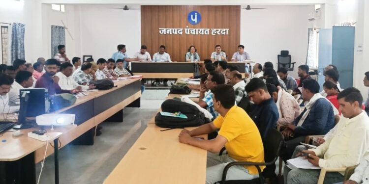 *पुलिस अधीक्षक श्री चौकसे ने ग्रीष्मकालीन खेल प्रशिक्षण शिविर की समीक्षा की*