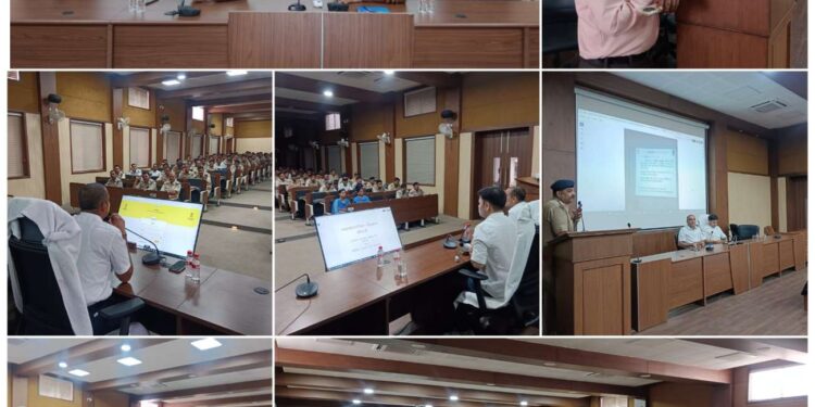 *कलेक्ट्रेट सभागार में आयोजित हुआ न्यू क्रिमिनल लॉ का प्रशिक्षण कार्यक्रम* *प्रोजेक्टर के माध्यम से ऑडियो वीडियो सहित एक-एक पहलू पर किया गया ध्यान केंद्रित*