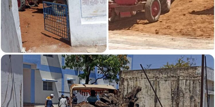स्वास्थ्य कर्मचारी अब,,,पेड़ कटवाकर, बेच दिए ट्राली भर लकड़ी,,,,