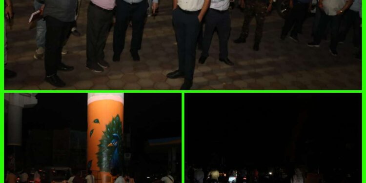 समूचे कटनी जिले में शाम 7.30 बजे से 7.42 बजे तक रहा स्वैच्छिक ब्लैक आउट कटनी वासियों ने स्वेच्छा से घरों, दुकानों, संस्थानों और सड़कों में दौड़ रहे वाहनों की बंद रखी लाइट जिला प्रशासन के आह्वान पर नागरिकों ने दिखाई एकजुटता