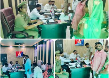 थाना समाधान दिवस में पहुंचे बड़ा शिकायत है तीन का मौके पर हुआ निस्तारण एसडीएम तिर्वा नायब तहसीलदार और थाना अध्यक्ष रही मौजूद