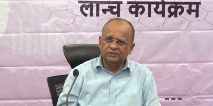 परिवहन आयुक्त कार्यालय द्वारा शुरू किए गए चैटबॉट सुविधा के बारे में परिवहन आयुक्त द्वारा संक्षिप्त जानकारी । परिवहन आयुक्त के चैटबॉट से जुड़ने के लिए अभी ‘Hi’ भेजें इस नंबर पर