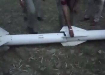 फुस्स हुआ चीन का मिसाइल!  ये मिसाइल चीन ने पाकिस्तान को दिया था!  PL-15 लॉन्ग रेंज मिसाइल पंजाब के होशियारपुर से बरामद हुआ है। VIDEO