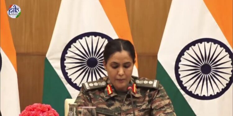 पाकिस्तान ने जम्मू-कश्मीर के तंगधार, उरी, पुंछ, मेंढर, राजौरी, अखनूर और उधमपुर में भारी कैलिबर आर्टिलरी गन और सशस्त्र ड्रोन का उपयोग करके नियंत्रण रेखा के पार गोलीबारी भी की।